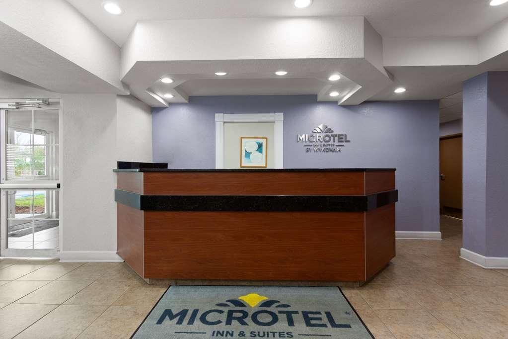Microtel Inn And Suites - Зефирхиллс Интерьер фото